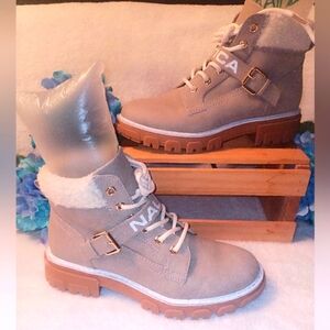 **NWOT**Nautica Women's Tan Calf (EVONA) Boot's